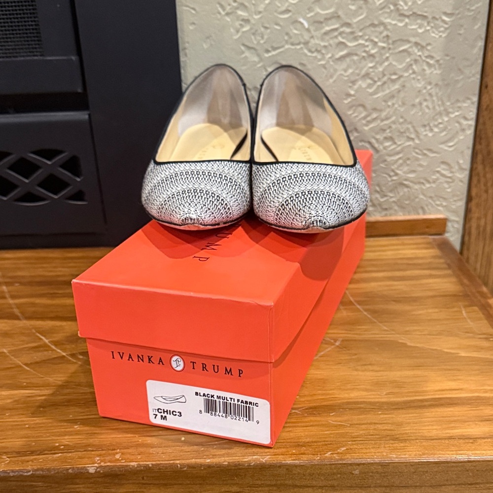 Ivanka Trump Black and White Patterned Loafers sz 7